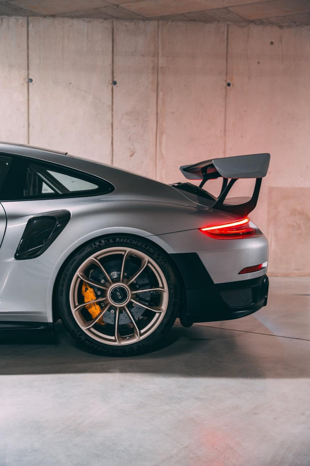 Porsche GT2 RS bok